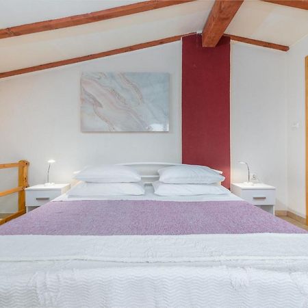Holiday Home Nadia Pula Ngoại thất bức ảnh