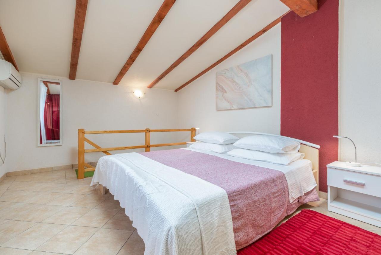 Holiday Home Nadia Pula Ngoại thất bức ảnh