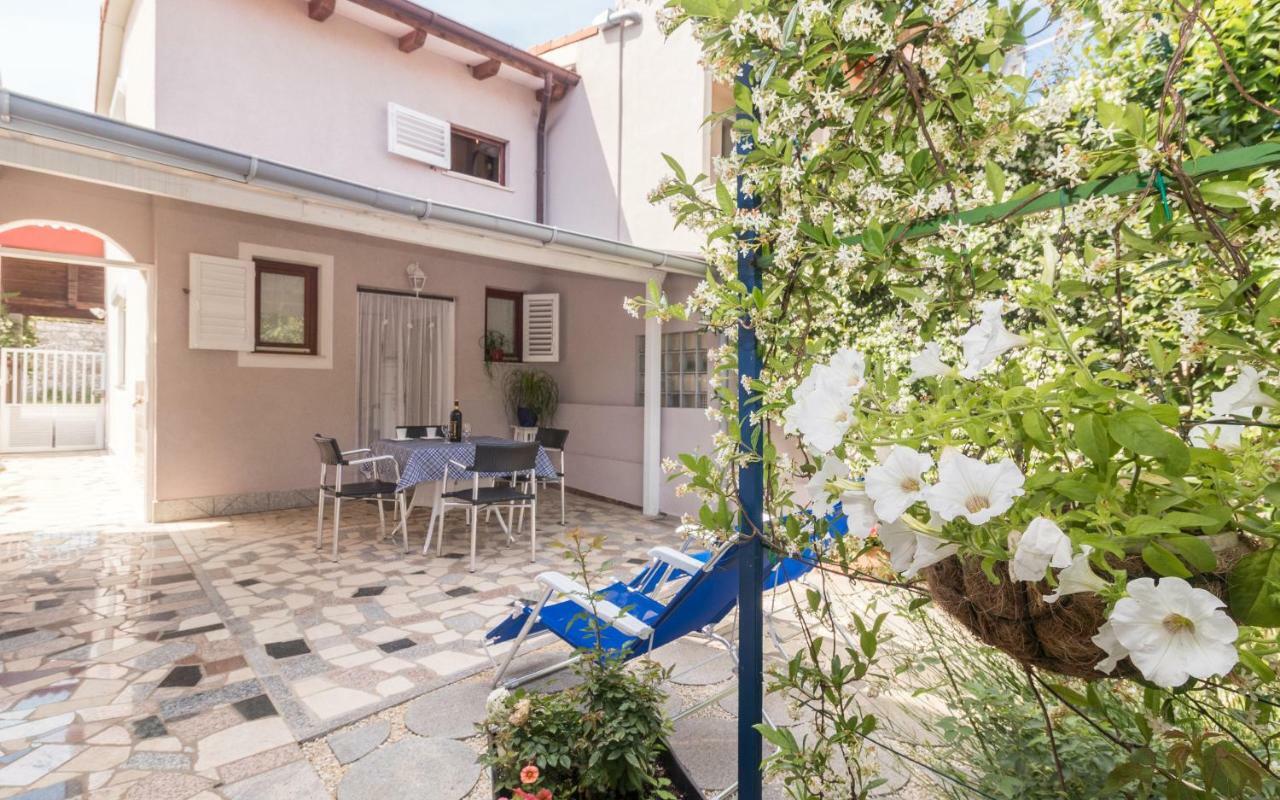 Holiday Home Nadia Pula Ngoại thất bức ảnh